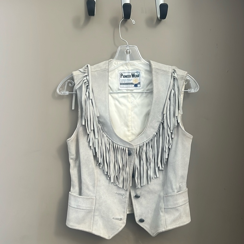 Pioneer Wear Women's Gray Fringe Vest